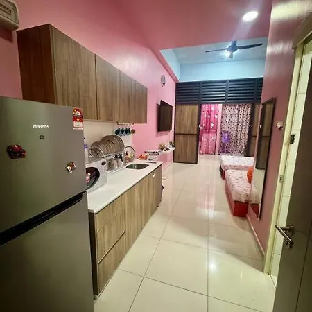 Hello Kitty Homestay - Cameron Highlands - Spacious Studio - Perfect For Families - Sleeps 4 And Baby Tanah Rata Exterior photo